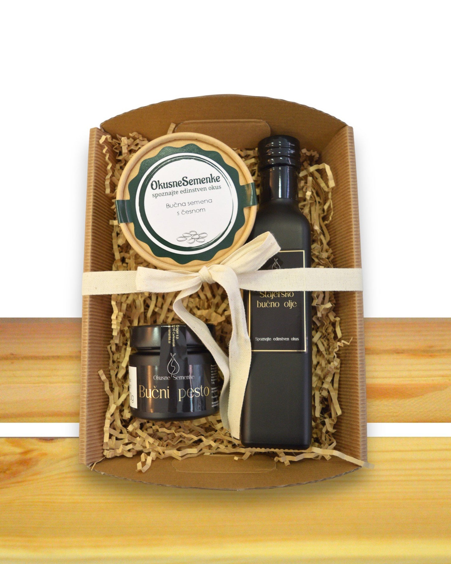 Darilni paket — bučno olje, semena, pesto